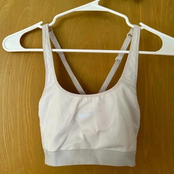 Nike sports bra - Picture 1 of 4